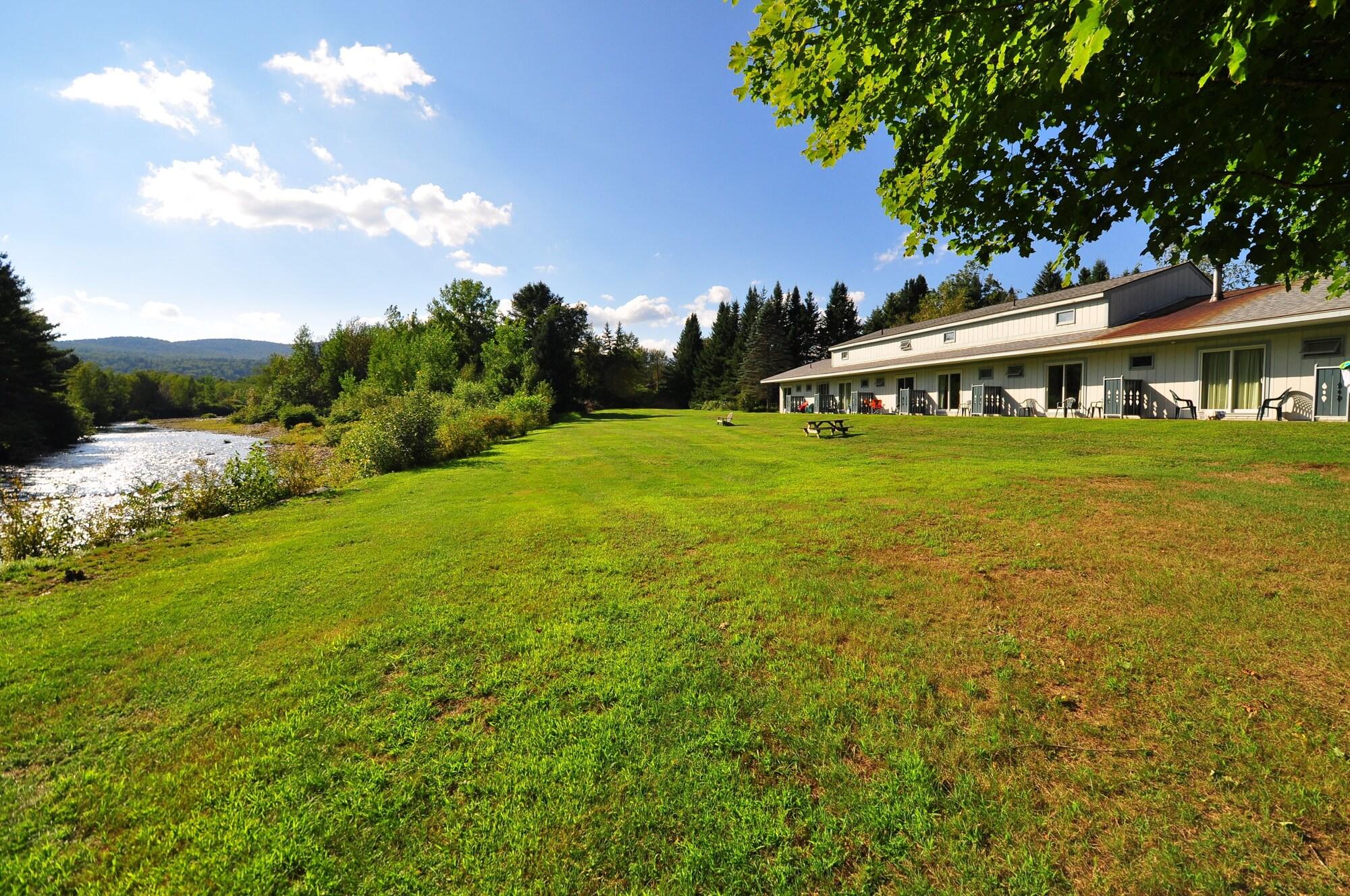 Sun & Ski Inn And Suites Стоу Экстерьер фото