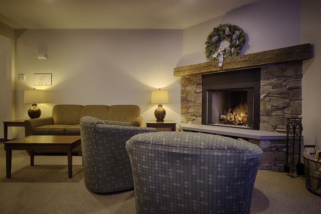Sun & Ski Inn And Suites Стоу Экстерьер фото